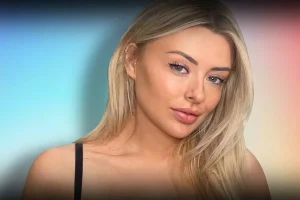 How Old Is Corinna Kopf