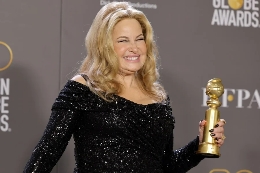 Jennifer Coolidge Height