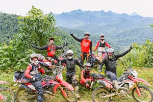 Local Knowledge Enhances Every Ride in Vietnam: Why a Guide Matters on Mountain Roads