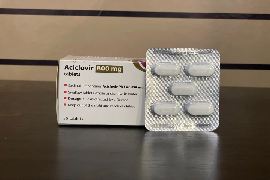 Aciclovir